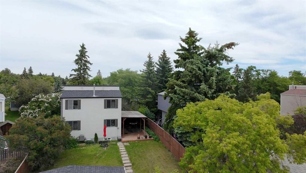 3052 32A Avenue SE, Calgary — main listing photo