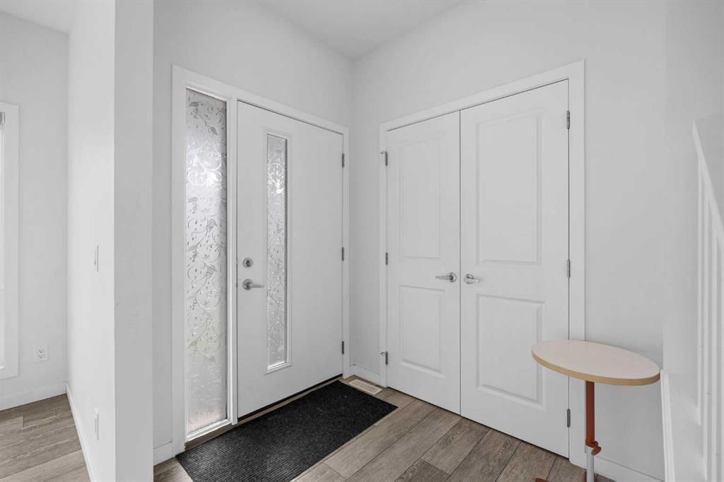288 Lucas Boulevard NW, Calgary — photo 5 of 33