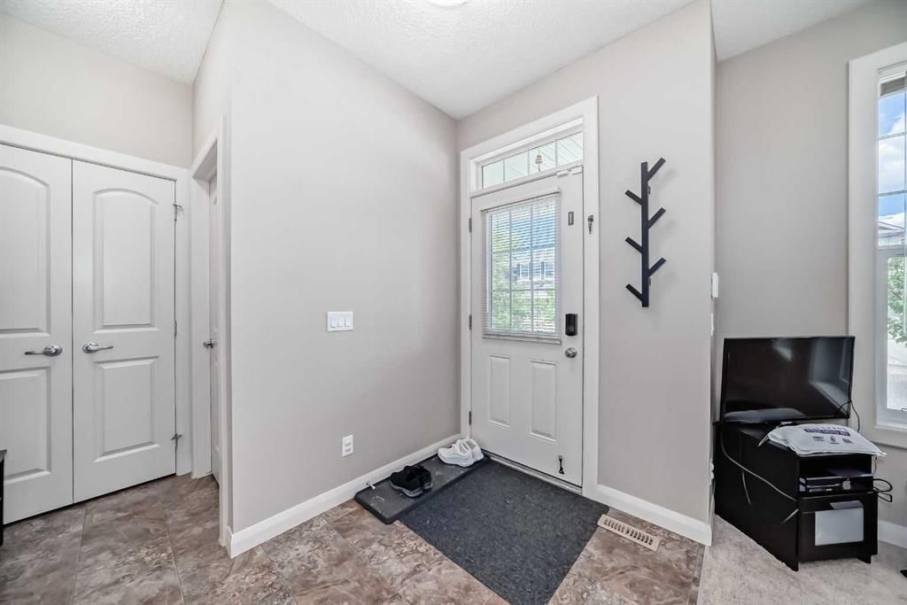 176 Evanspark Gardens, Calgary — photo 3 of 31