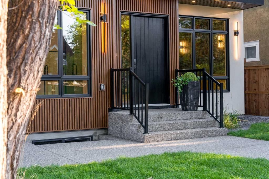 825 21 Avenue NW, Calgary — photo 2 of 50