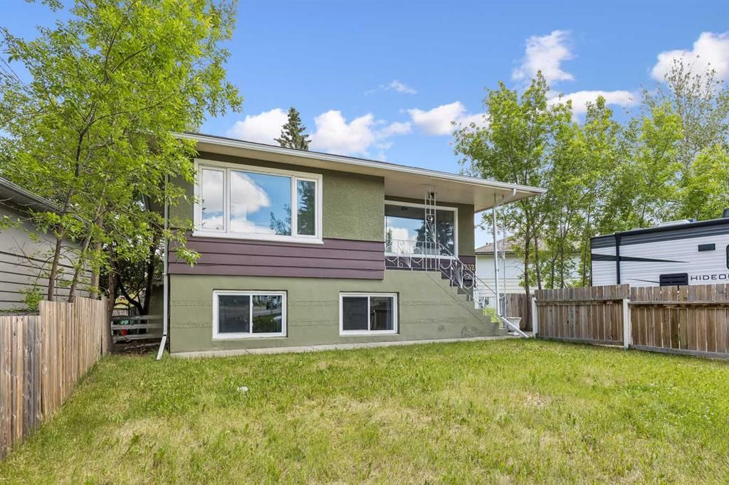 1232 Danloe Street NE, Calgary — photo 2 of 40