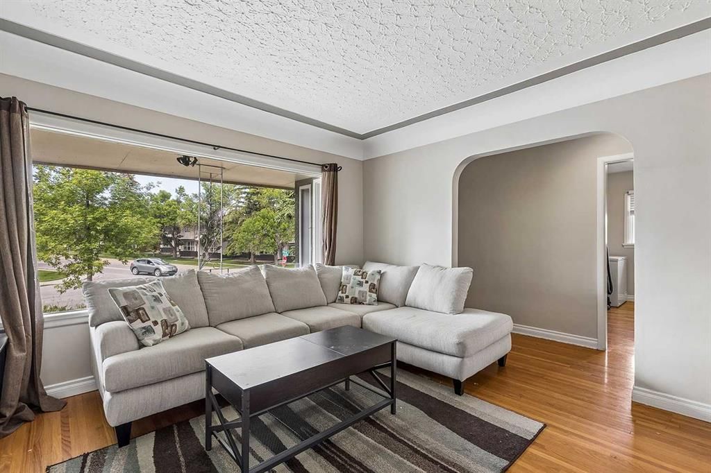 1232 Danloe Street NE, Calgary — photo 5 of 40