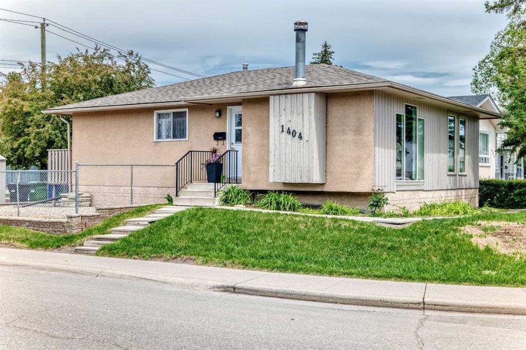1404 Marlyn Way NE, Calgary — photo 2 of 49