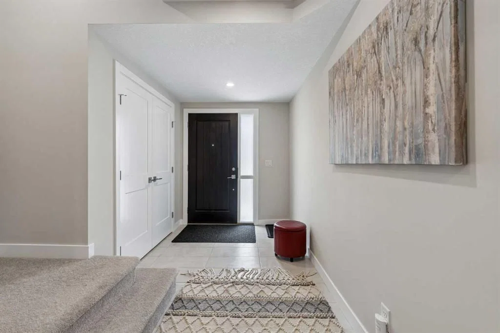 711 Crestridge Common SW, Calgary — photo 2 of 21