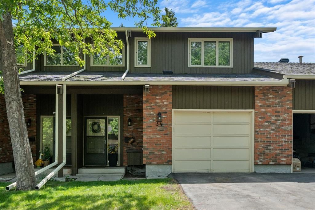 34, 10001 Brookpark Boulevard SW, Calgary — main listing photo