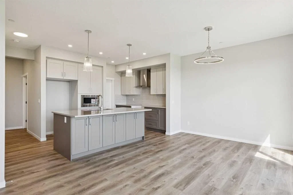 374 Hotchkiss Manor SE, Calgary — photo 5 of 31