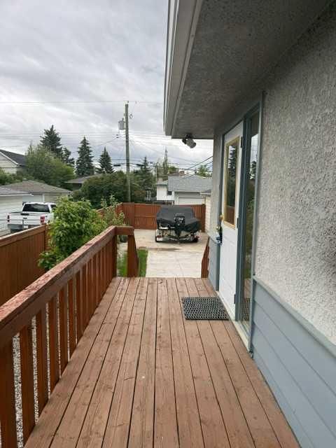 1613 22 Avenue NW, Calgary — photo 5 of 25