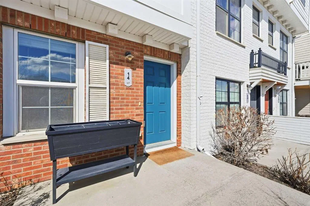 14 Nolan Hill Gate NW, Calgary — photo 3 of 39