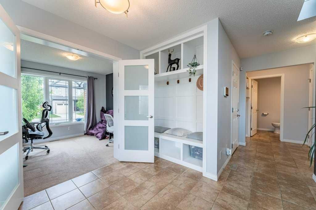 15 Windwood Grove SW, Airdrie — photo 4 of 50