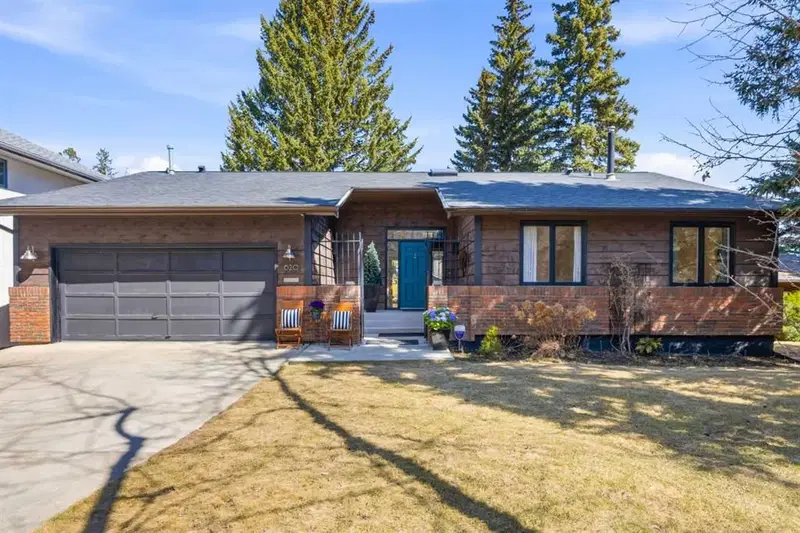 620 Lansdowne Avenue SW, Calgary — photo 3 of 49