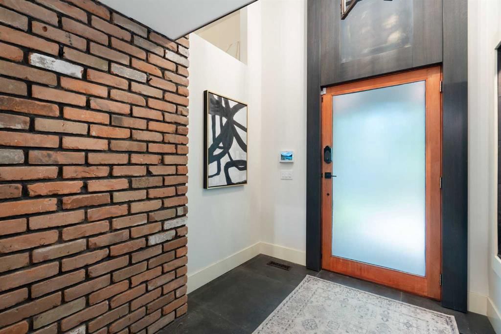 1209 Riverdale Avenue SW, Calgary — photo 3 of 42