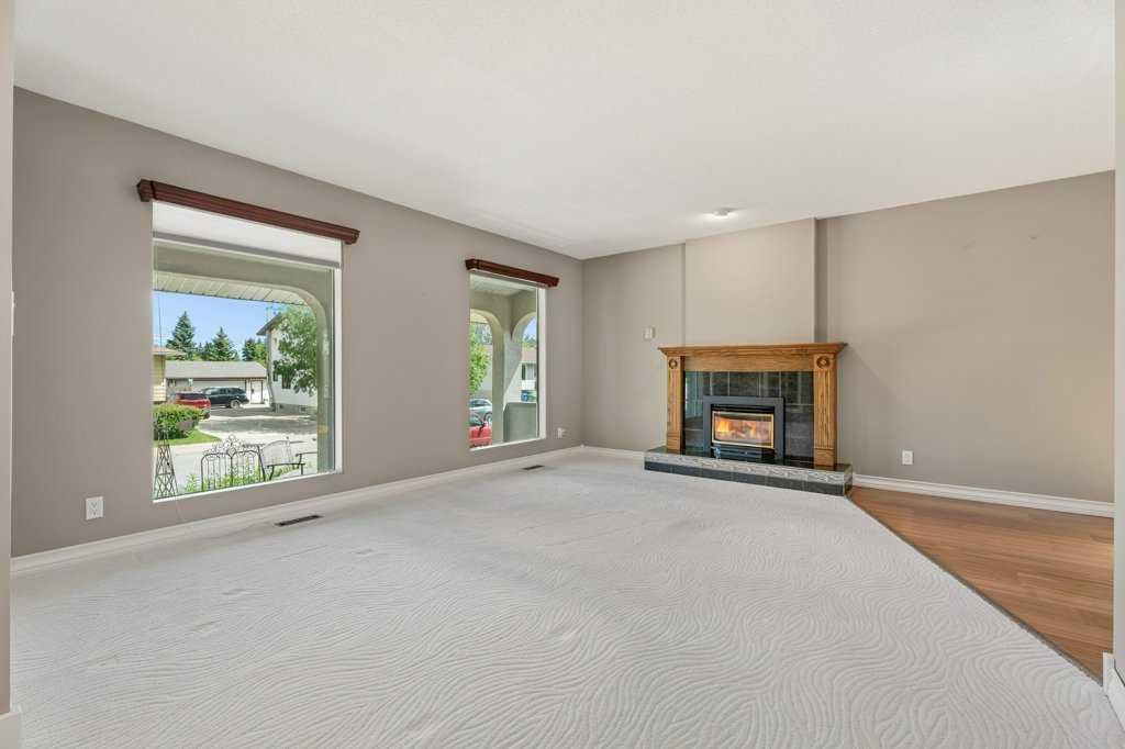 2843 Cedar Ridge Drive SW, Calgary — photo 4 of 50