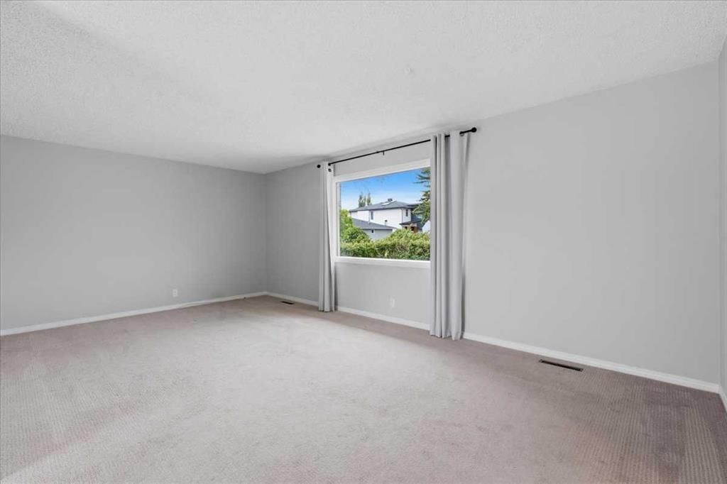 4408 8 Avenue SW, Calgary — photo 5 of 41