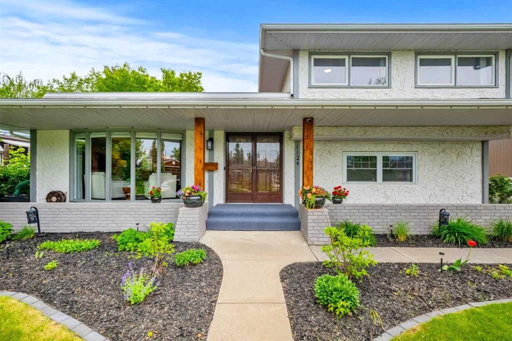 1124 Lake Wapta Way SE, Calgary — photo 4 of 50