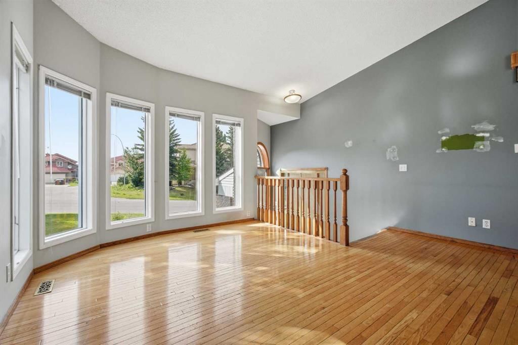 201 Sierra Morena Circle SW, Calgary — photo 4 of 50