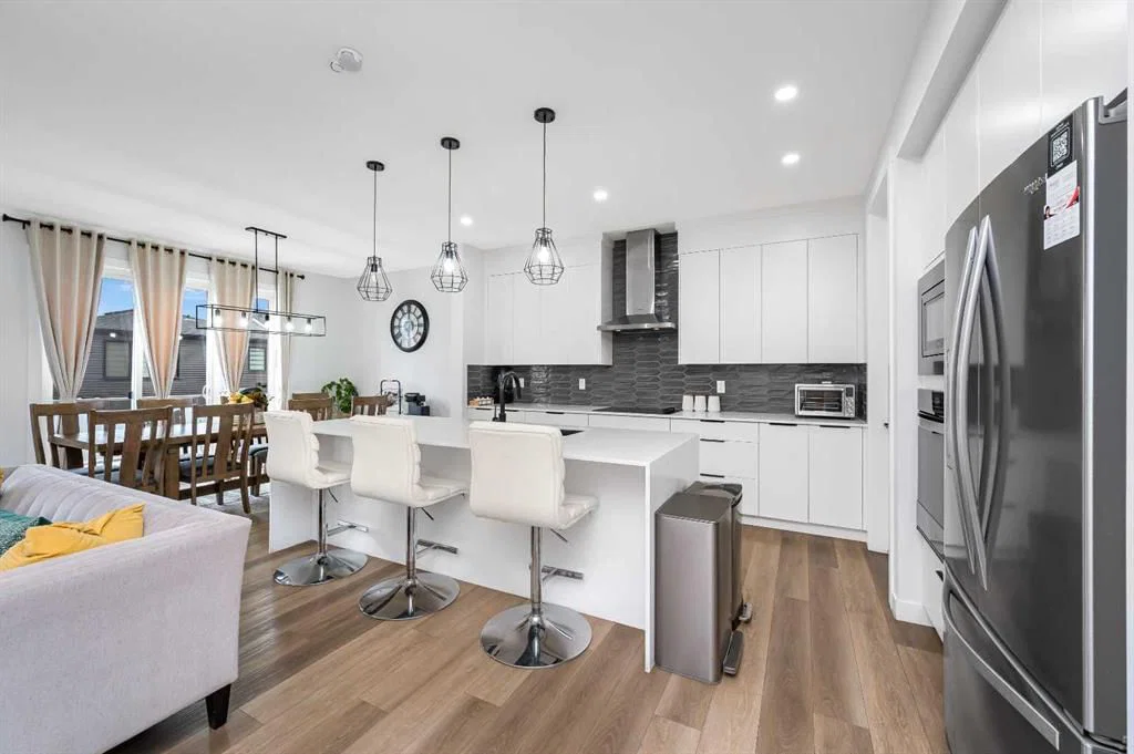 346 Edith Road NW, Calgary — photo 3 of 48