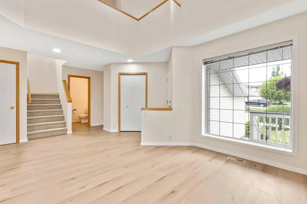 117 Millview Park SW, Calgary — photo 2 of 43