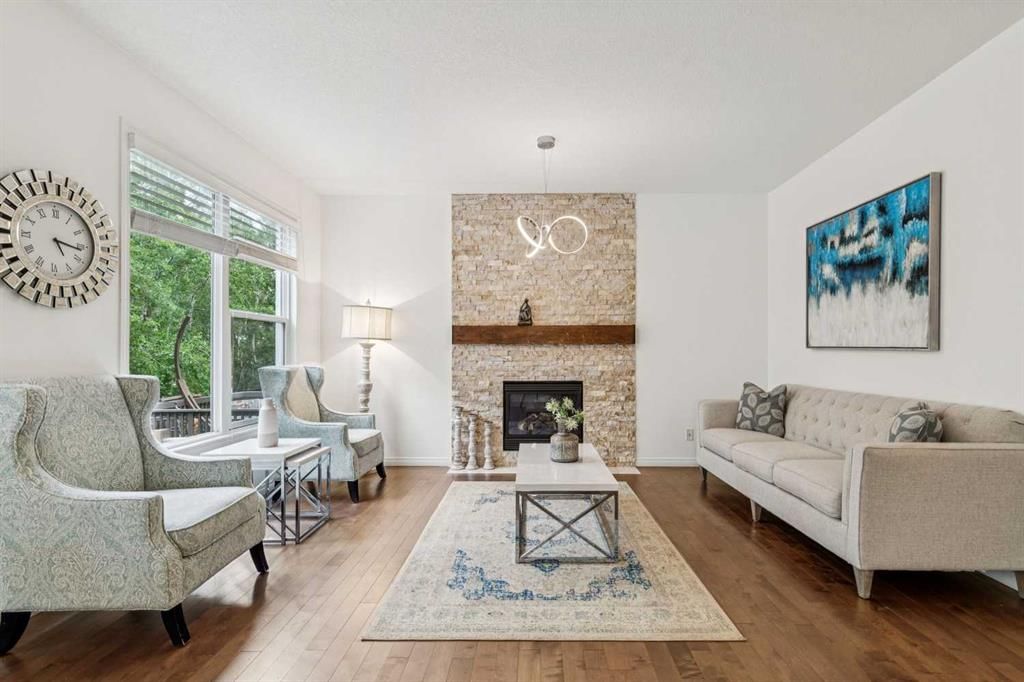 52 Tremblant Way SW, Calgary — photo 2 of 36