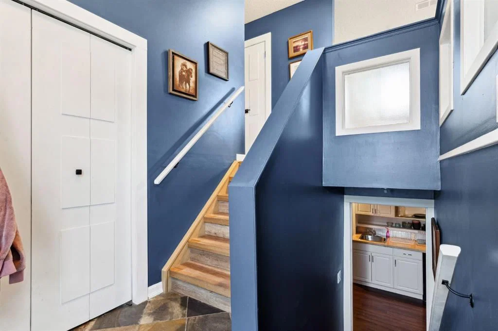 147 Falchurch Crescent NE, Calgary — photo 2 of 32