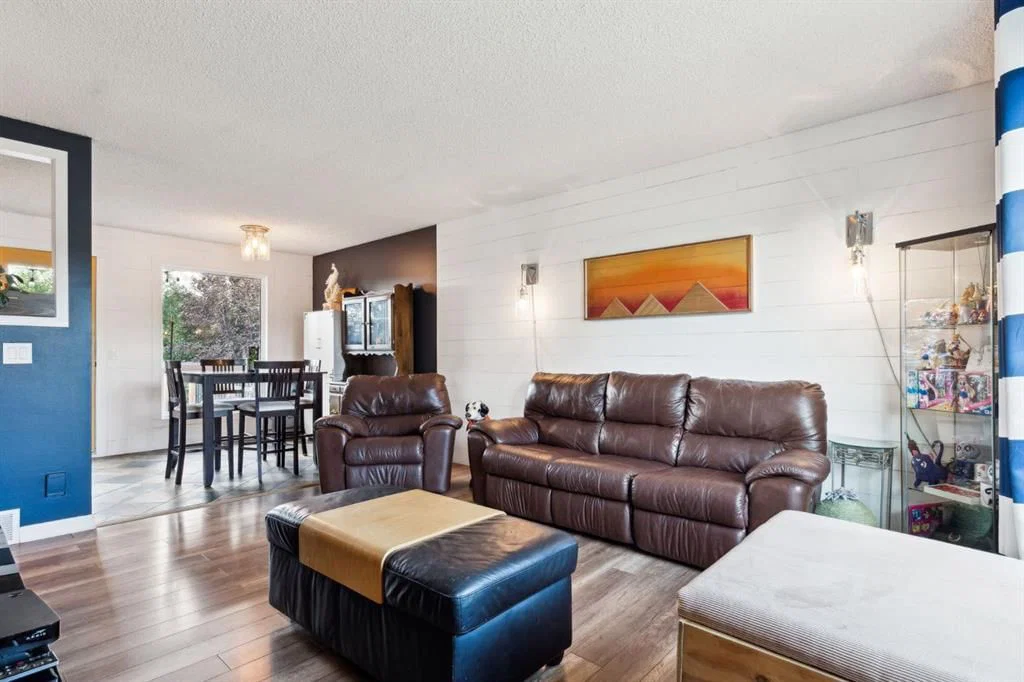 147 Falchurch Crescent NE, Calgary — photo 5 of 32