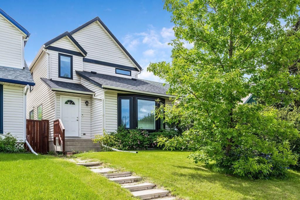 15 Woodmont Green SW, Calgary — main listing photo