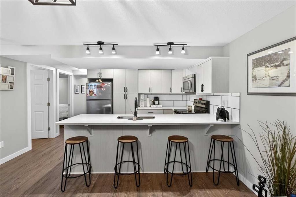 3, 2815 17 Street SW, Calgary — main listing photo