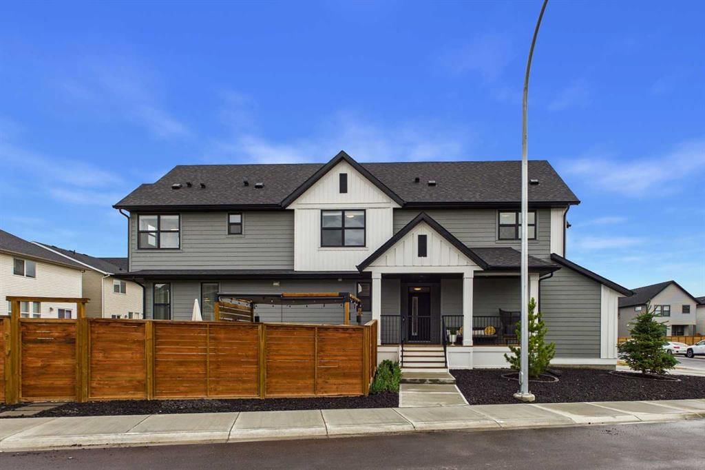 395 Copperhead Way SE, Calgary — photo 3 of 49