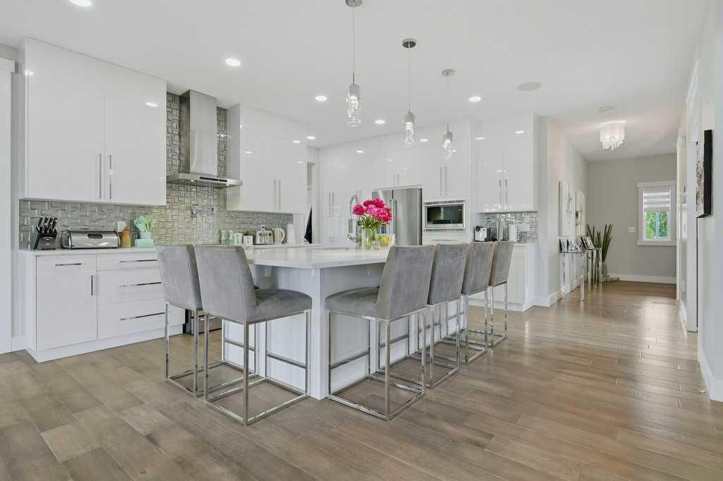 73 Westpark Crescent SW, Calgary — photo 3 of 37