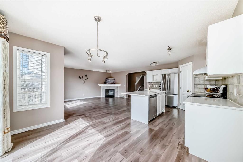 9 Somerside Crescent SW, Calgary — main listing photo