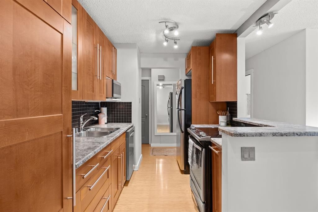 304, 924 18 Avenue SW, Calgary — photo 5 of 26
