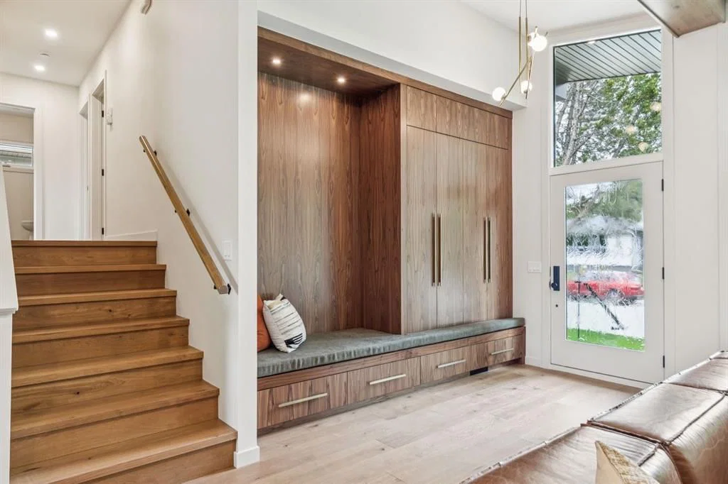 1311 Carlyle Road SW, Calgary — photo 4 of 47