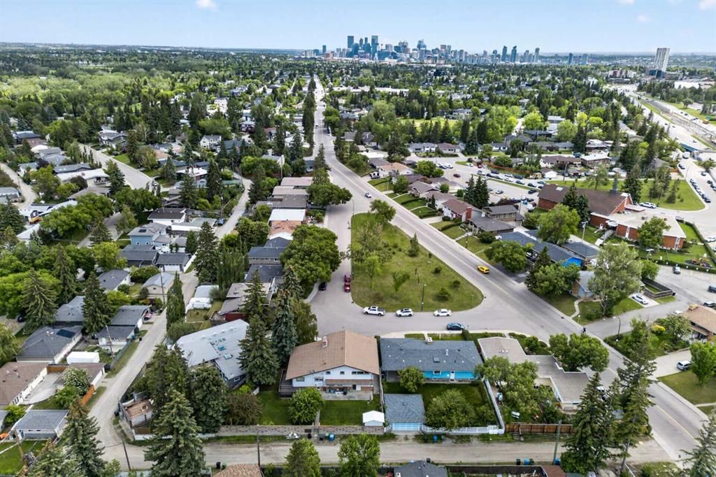 3340 Morley Crescent NW, Calgary — photo 3 of 23