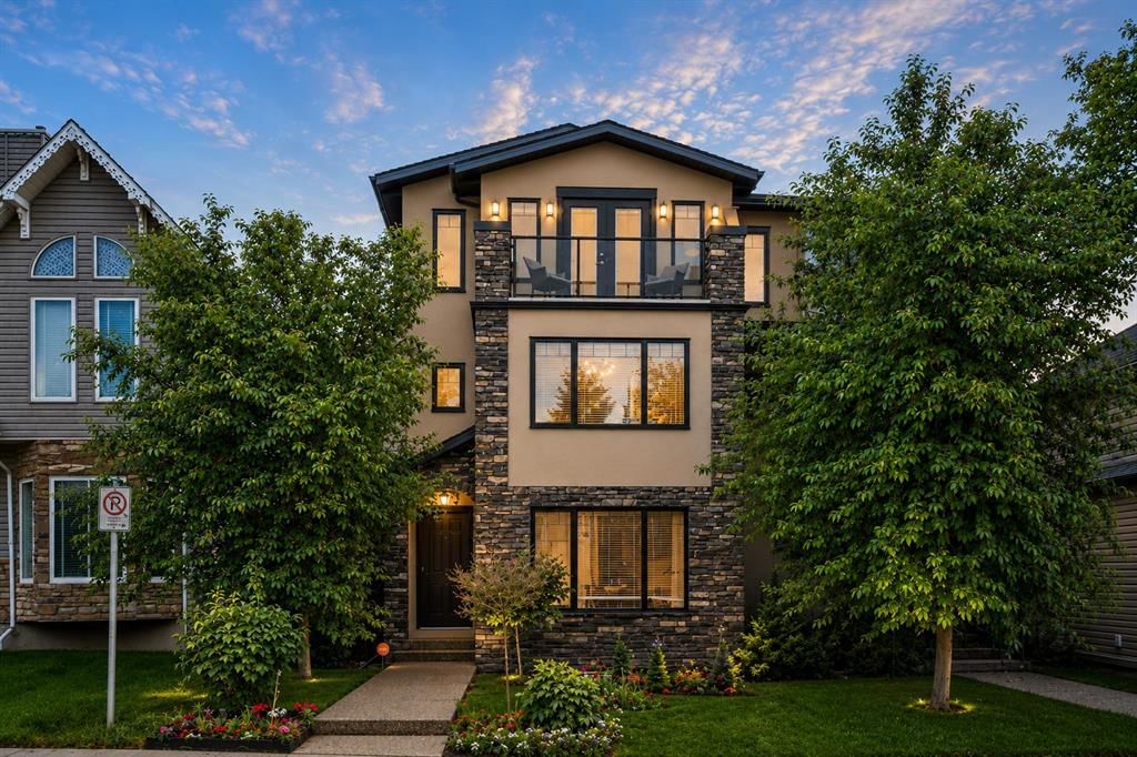 2113 21 Avenue SW, Calgary — main listing photo