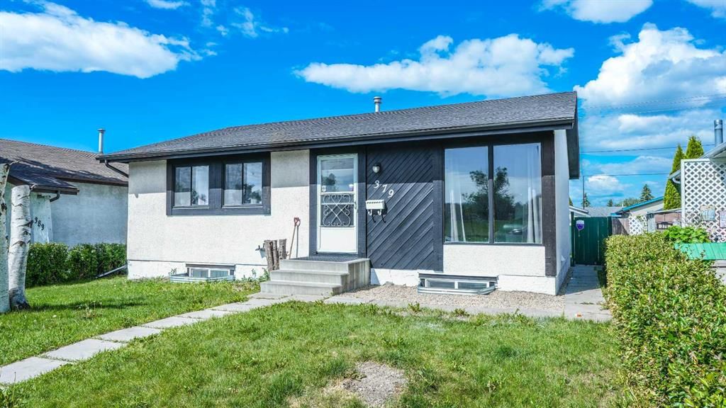379 Maitland Crescent NE, Calgary — photo 2 of 43