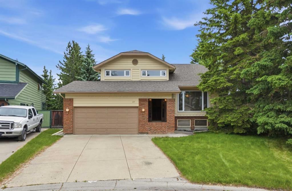 27 Woodgreen Place SW, Calgary — main listing photo