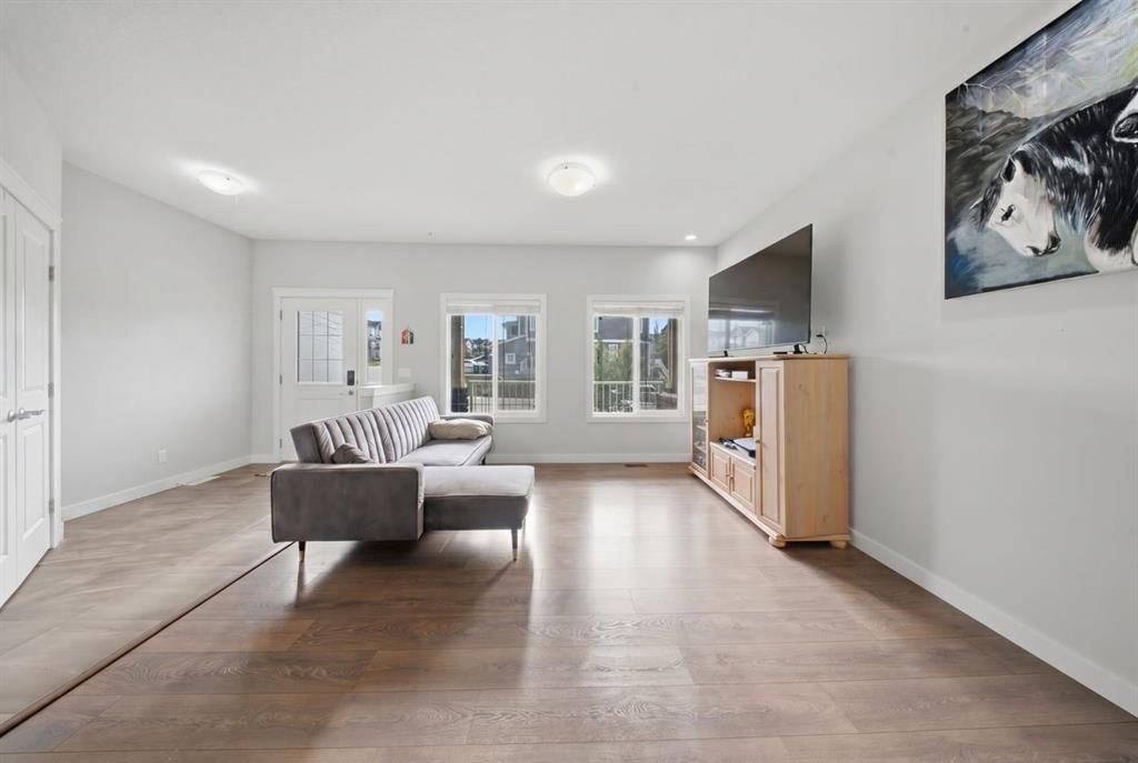 30 Evanscrest Heights NW, Calgary — photo 4 of 47