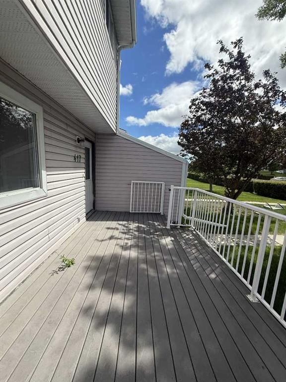 417 40 Street NE, Calgary — photo 3 of 34