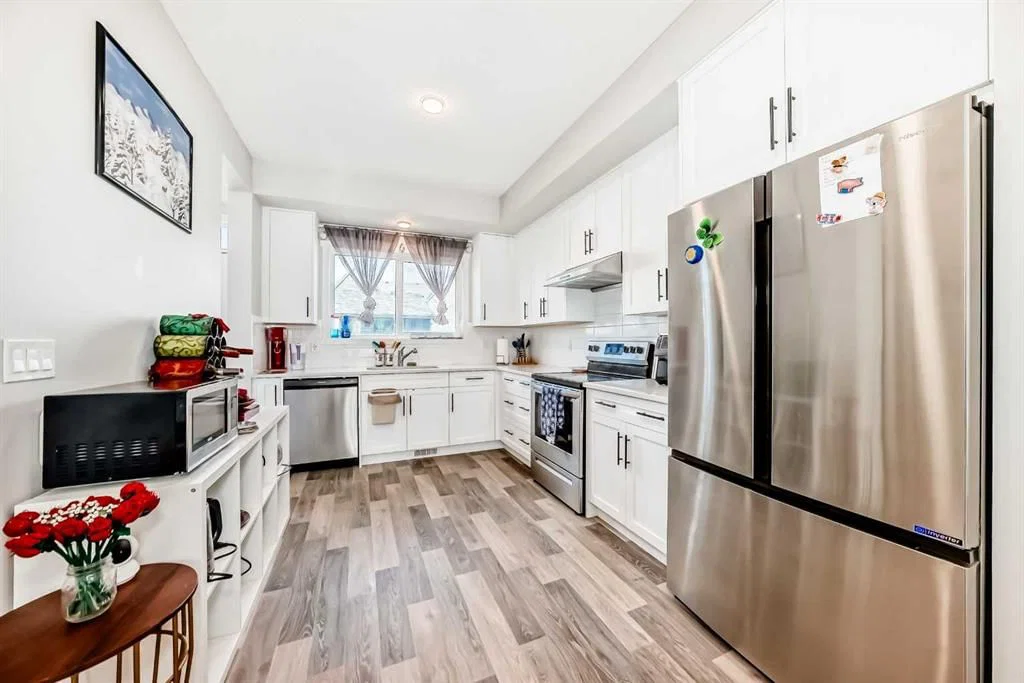 16 Carringvue Way NW, Calgary — photo 5 of 29
