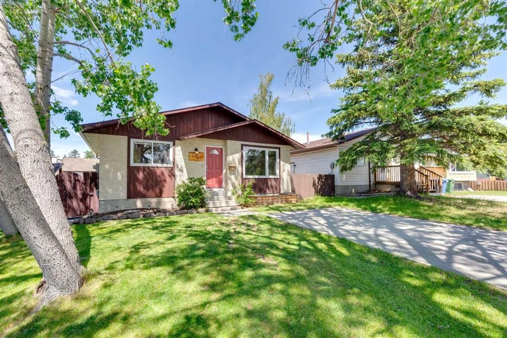 727 Ranchview Circle NW, Calgary — main listing photo