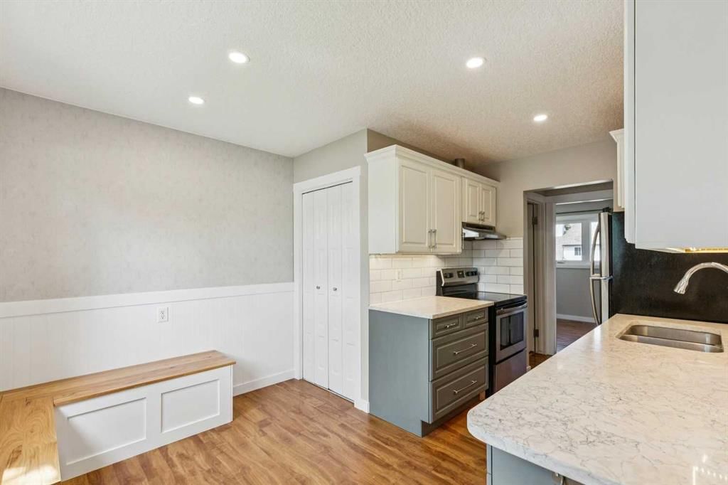 727 Ranchview Circle NW, Calgary — photo 4 of 50