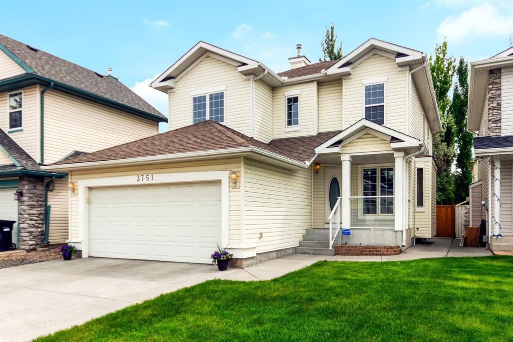 3751 Douglas Ridge Link SE, Calgary — photo 2 of 33