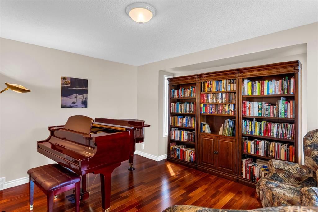 3751 Douglas Ridge Link SE, Calgary — photo 5 of 33