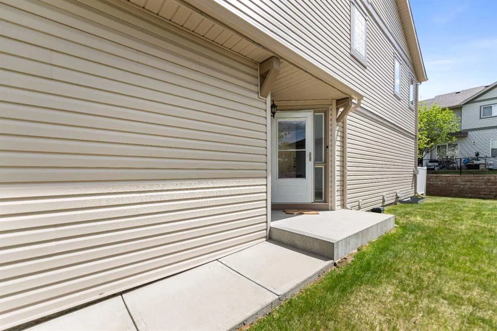2323 Eversyde Avenue SW, Calgary — photo 3 of 29