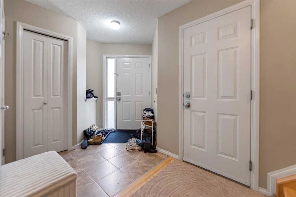 2323 Eversyde Avenue SW, Calgary — photo 4 of 29