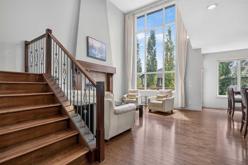 27 Pantego Avenue NW, Calgary — photo 2 of 50