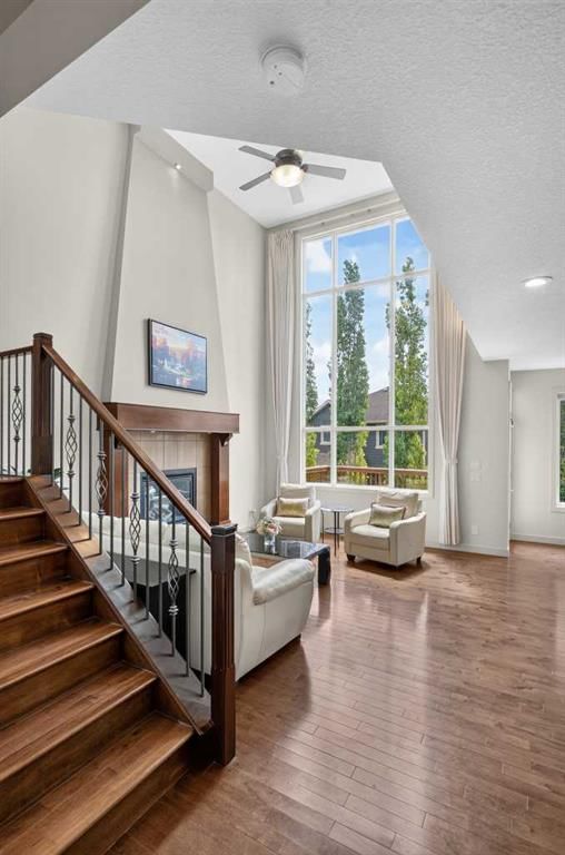 27 Pantego Avenue NW, Calgary — photo 3 of 50