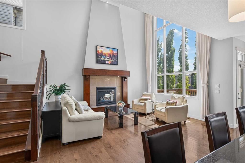 27 Pantego Avenue NW, Calgary — photo 4 of 50