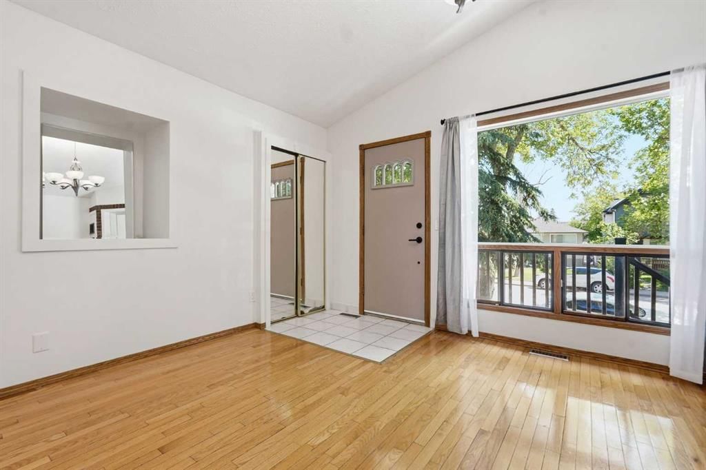 4205 16 Street SW, Calgary — photo 3 of 50