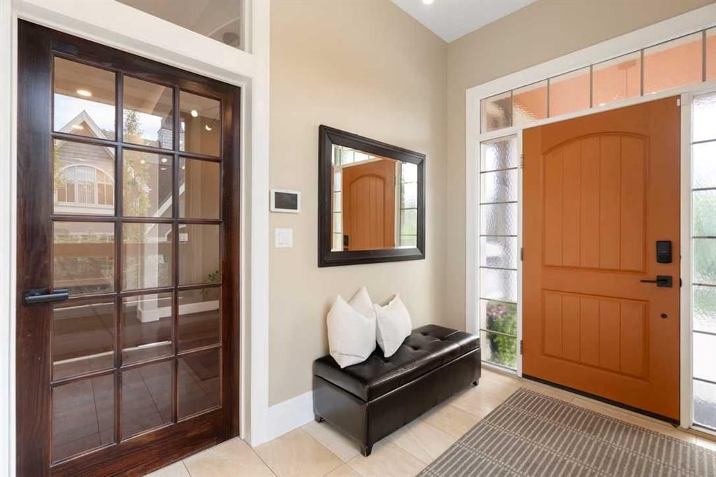 160 Posthill Drive SW, Calgary — photo 3 of 50