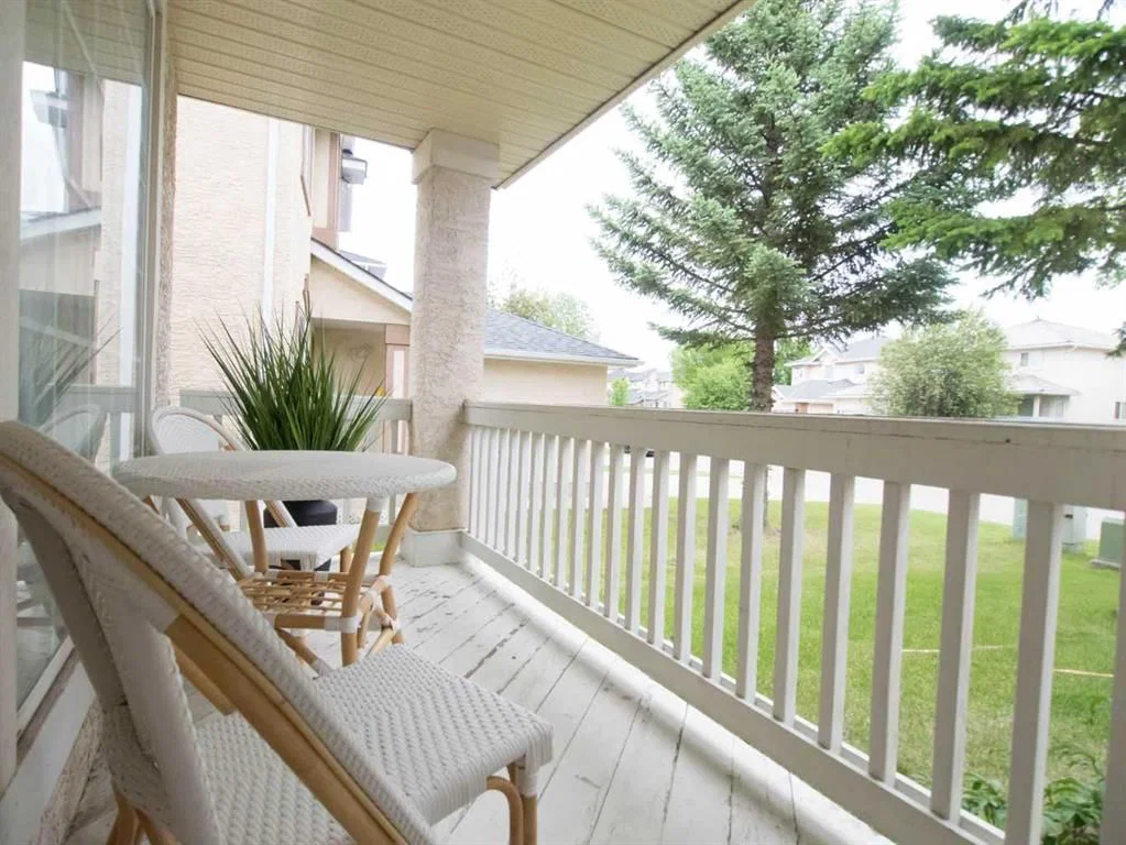5209 Coral Shores Drive NE, Calgary — photo 3 of 48